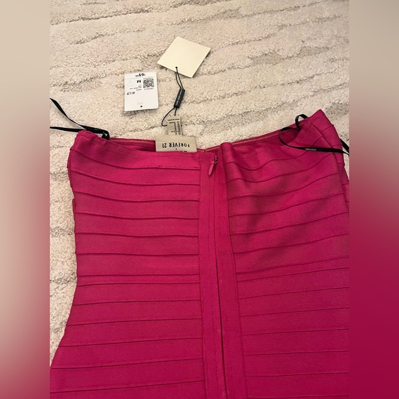 💖💞💗🌸 NWT - new with tags Herve Leger hot pink bandage dress ⚡️⚡️⚡️ - Picture 8 of 9